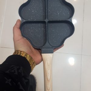 تابه 4 خونه گرانیتی ضخیم طرح قلب دسته چوبی وارداتی اصل اورجینال بارکد 693